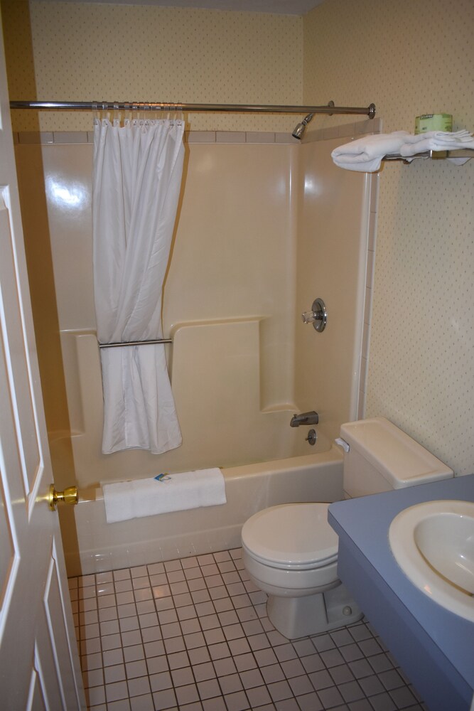 Country Club Motel - photo 14