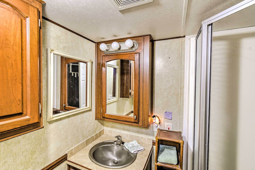 Cozy Gig Harbor Cottage About 2 Mi To Case Inlet 17404822 — Gig Harbor
