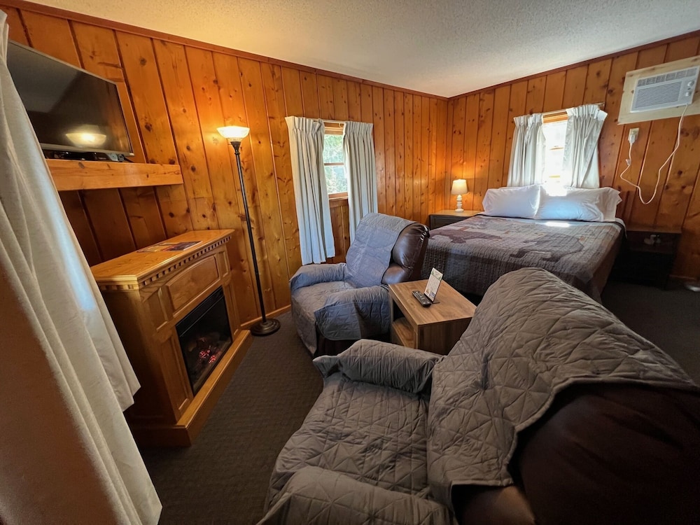 Cedars Motel - photo 24