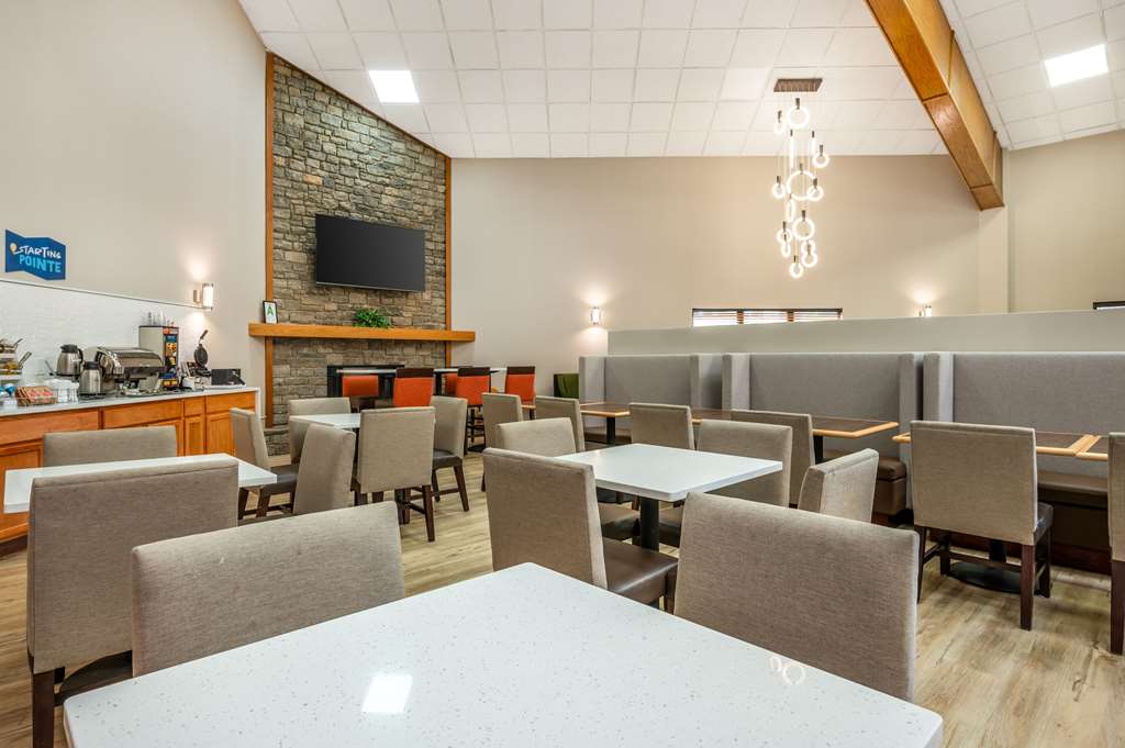 Clarion Pointe Louisville East - photo 36