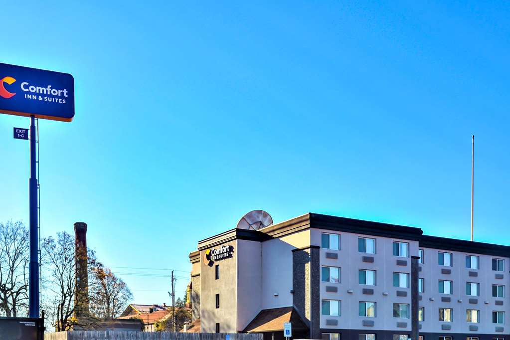 Comfort Inn & Suites Vancouver Downtown City Center - photo 3