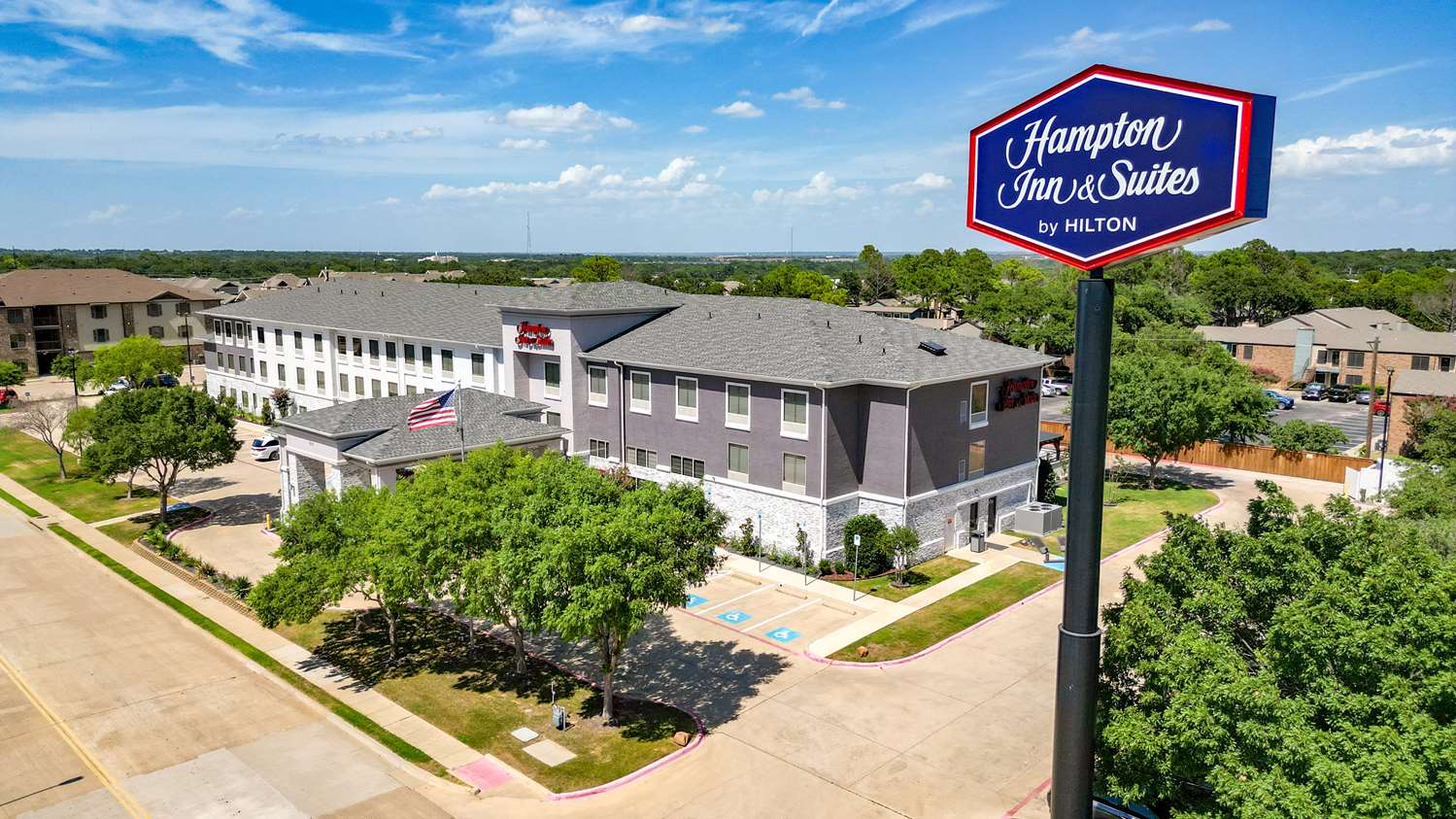 Hampton Inn & Suites Denton - photo 9
