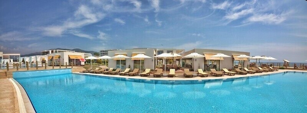 Karya Family Resort All inclusive — 4-Star Luxury Hotel in Menderes, Turkey