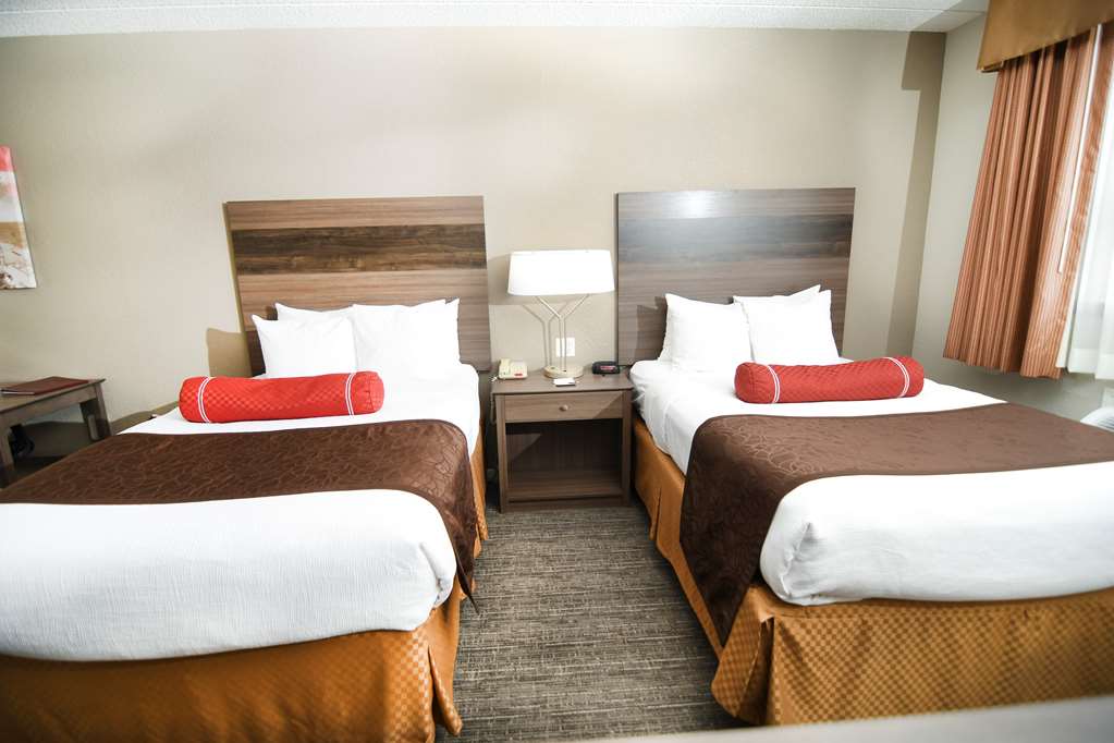 Best Western Plus Sandusky Hotel & Suites - photo 35