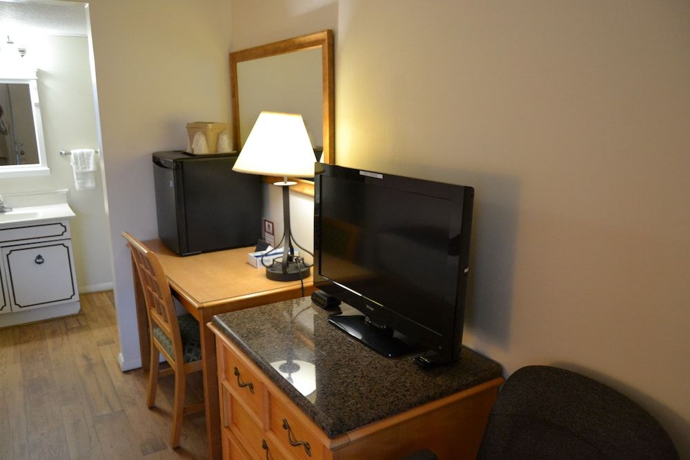The Ship Motel - photo 24