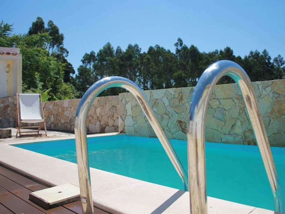 Montejunto Villas Casa do Esquilo — 4-Star Luxury Hotel in Cadaval, Portugal