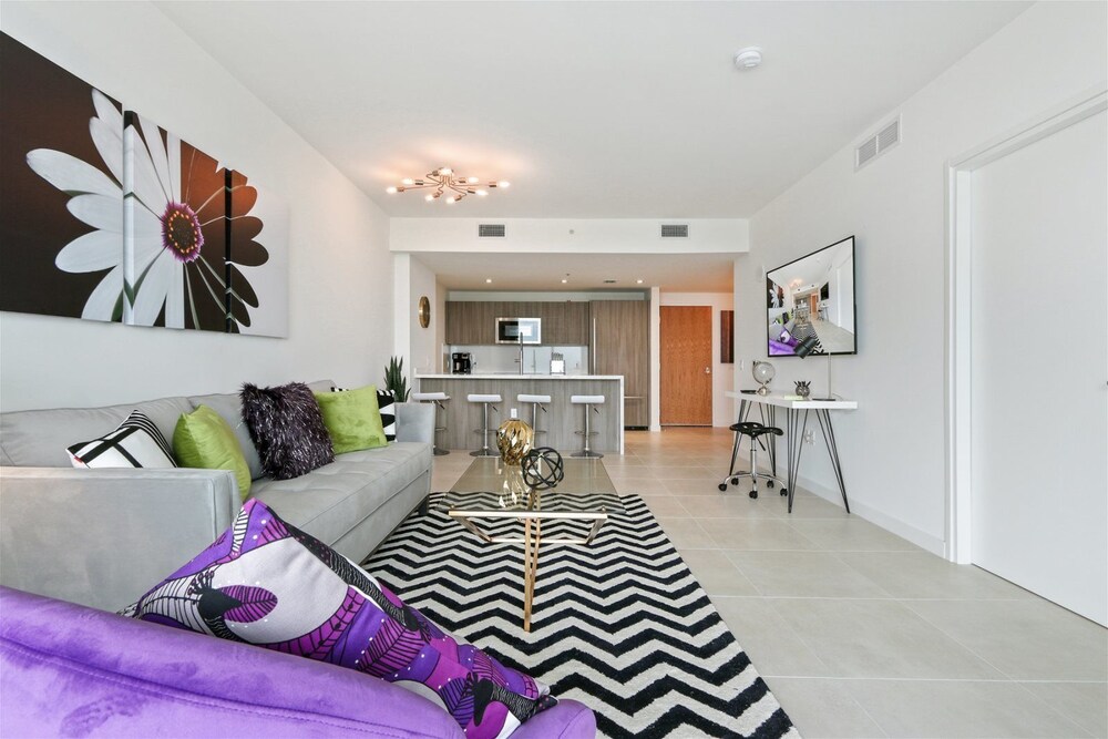 Top Fort Lauderdale Condo 7th Floor Private and Sanitized Hotel Amenities Free Parking for Stays Over 27 Days 400 ft From the Beach. Hosted by Super Host Fort Lauderdale - photo 11