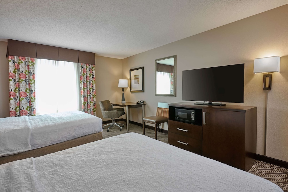 Hampton Inn Evansville Airport - photo 14