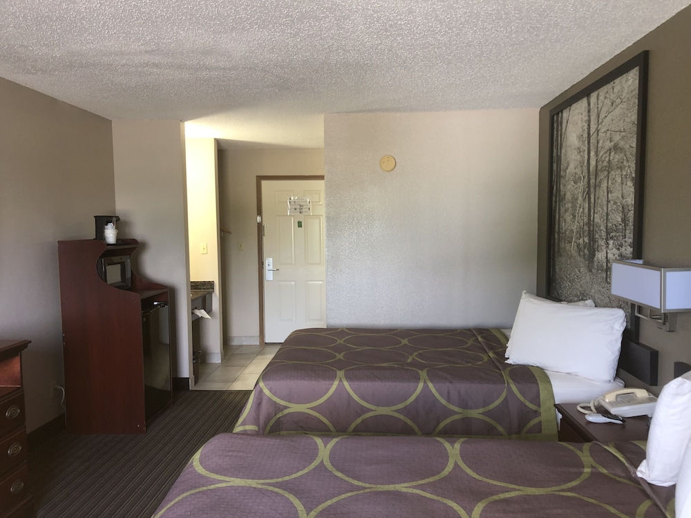 Super 8 by Wyndham Neosho - photo 34