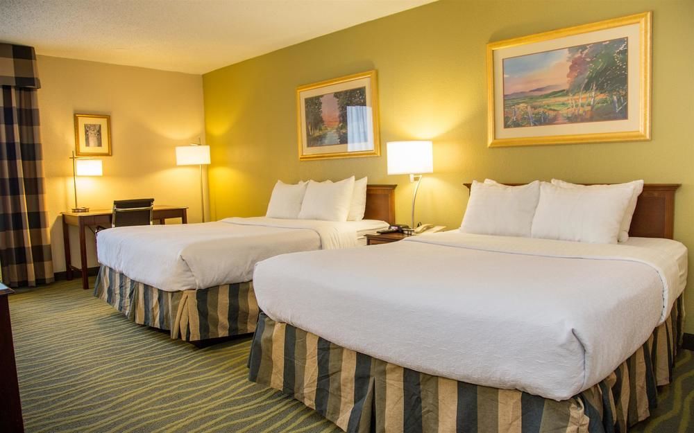 Ramada Plaza Rochester Airport - photo 28