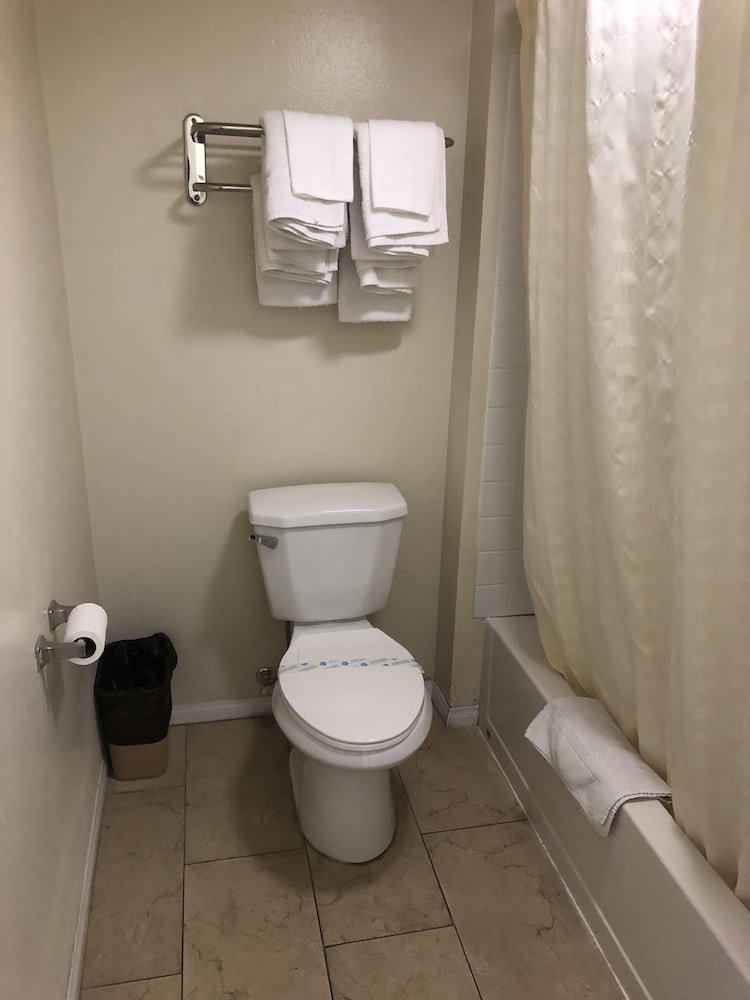 Anaheim National Inn - photo 88
