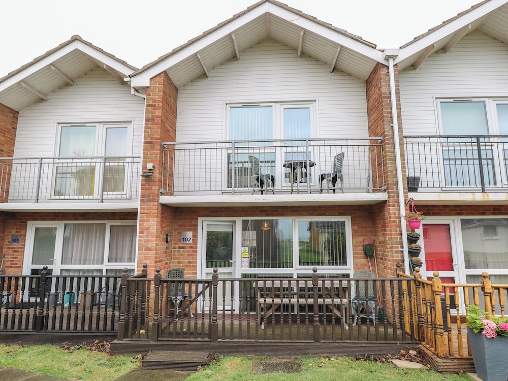 102 Waterside Park in Lowestoft, United Kingdom