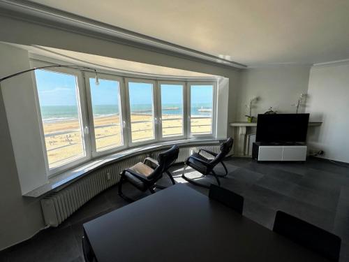 Oostende zeezicht Majestic 6 — 4-Star Luxury Hotel in Ostend, Belgium