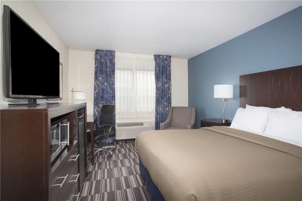AmericInn by Wyndham Mount Pleasant - photo 10