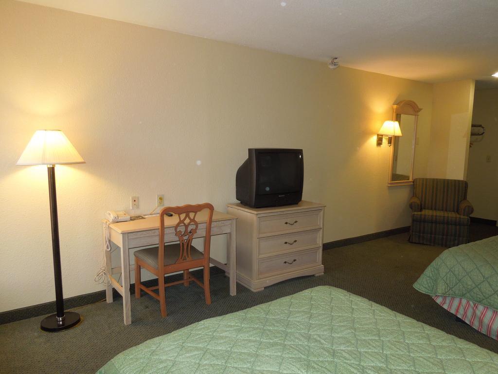 Days Inn Independence - photo 8