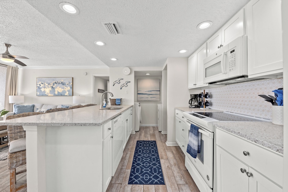 Sandpiper Beacon Beach Resort - photo 182