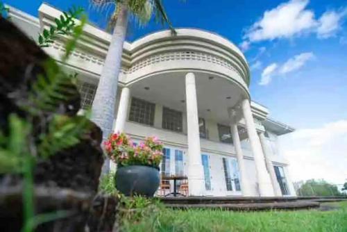 Hilo Villa W Pool 16 Guests Max — 4-Star Luxury Hotel in Hilo, United States