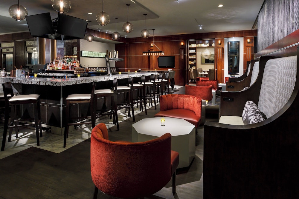 Courtyard by Marriott Chicago Magnificent Mile - photo 39