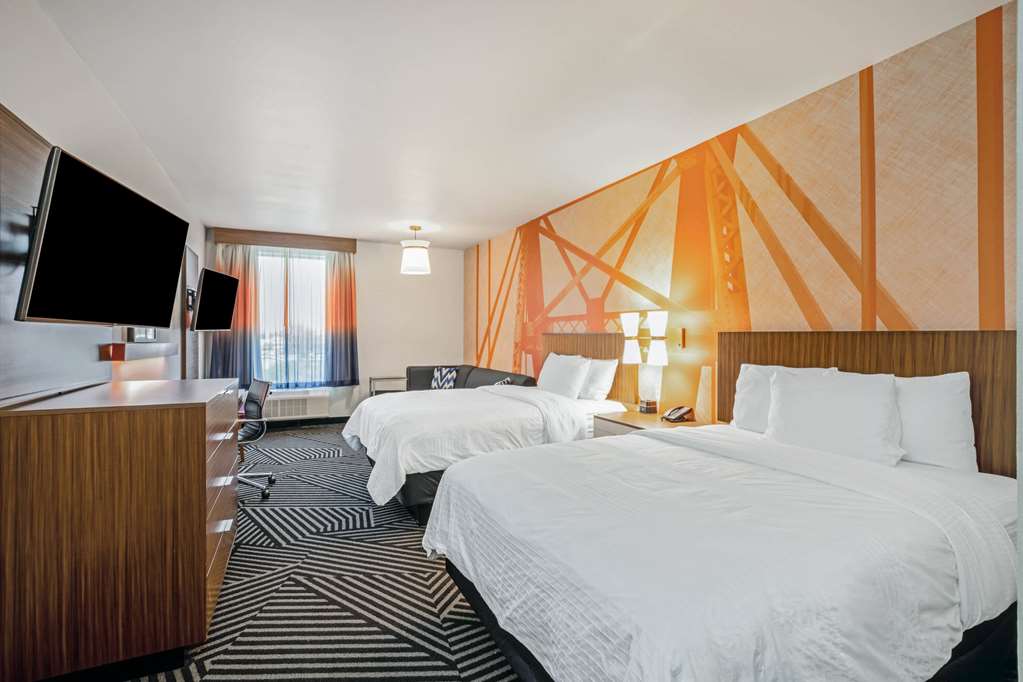 La Quinta Inn & Suites by Wyndham Waco Downtown Baylor - photo 22