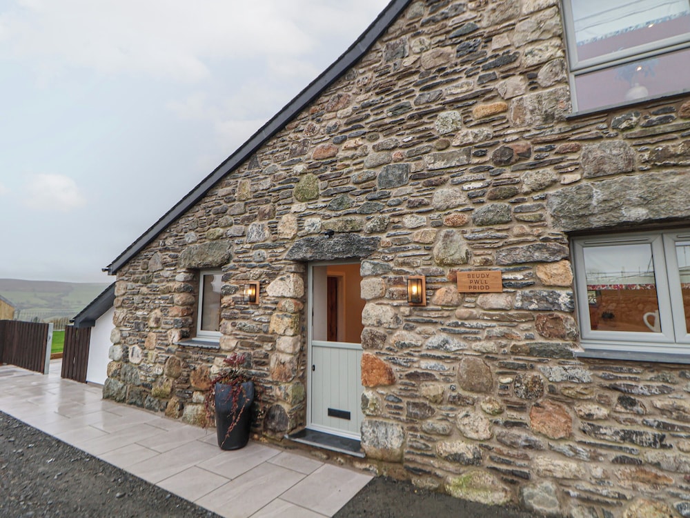 Beudy Pwll Pridd - carbon neutral hotel in Unknown City