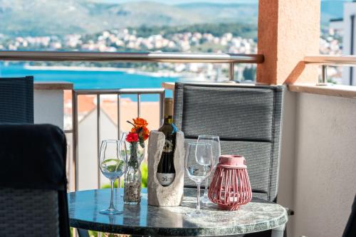 Apartman Moje — 4-Star Luxury Hotel in Okrug Gornji, Croatia