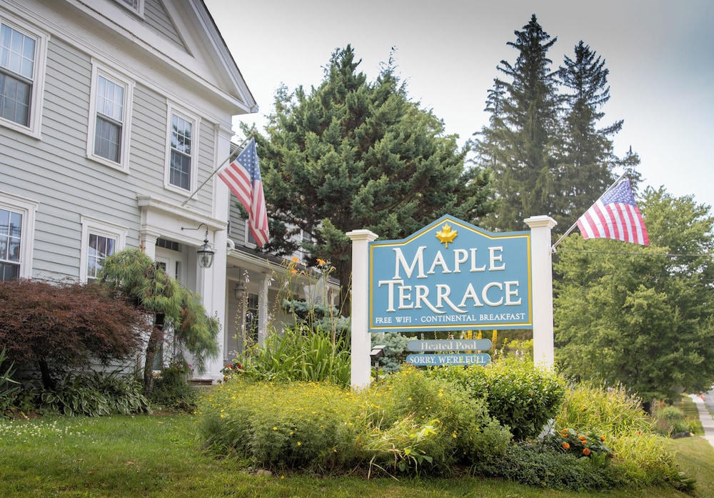 Maple Terrace Motel - photo 82