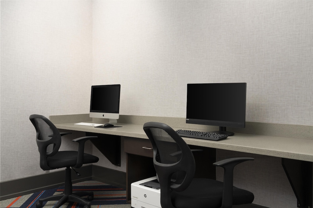 Hampton Inn & Suites Yonkers Westchester - photo 32