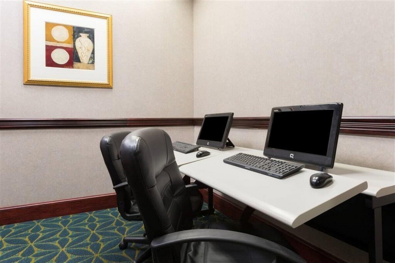 Ramada Plaza Louisville Hotel and Conference Center - photo 11