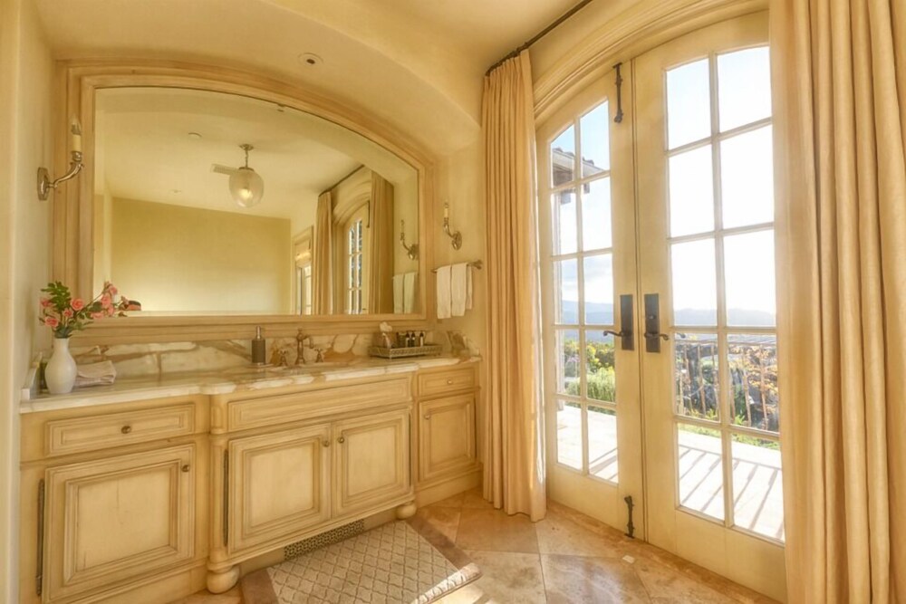 LX1 Chateau D' Renaitre Estate Carmel by the sea - photo 17