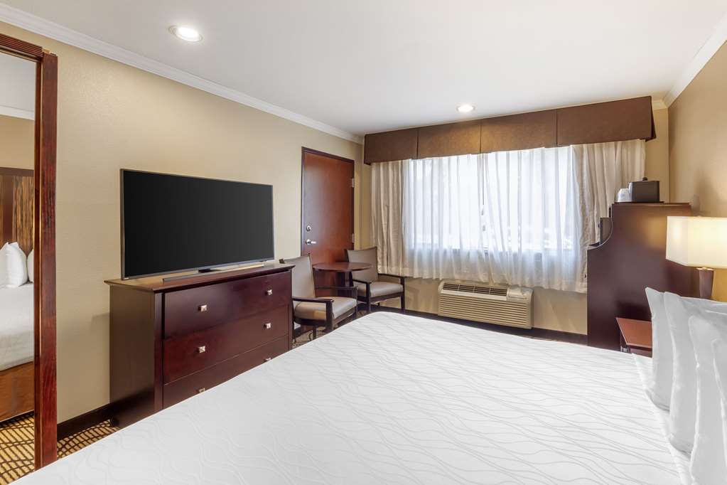 Best Western Plus Orchid Hotel & Suites - photo 43