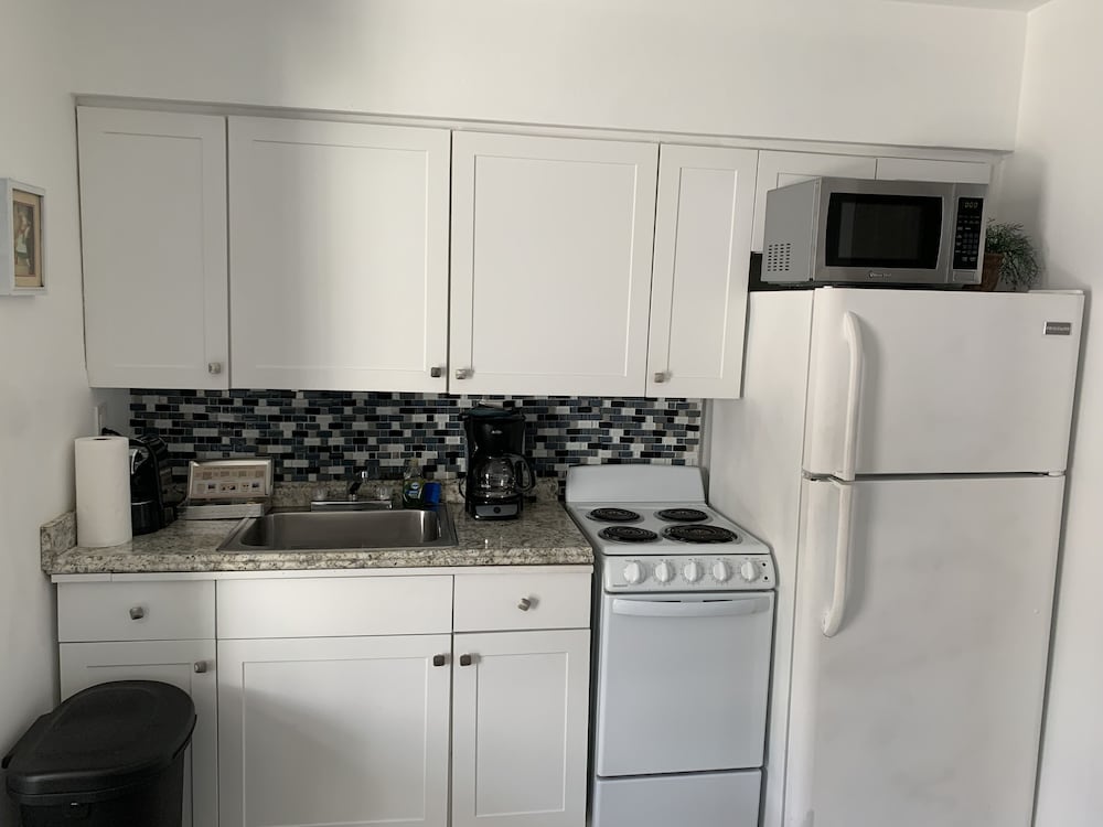 Tiana Beach Inn - photo 18
