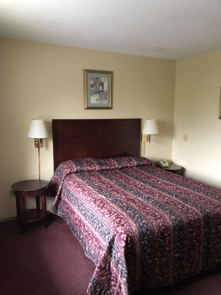 Latham Inn - photo 13