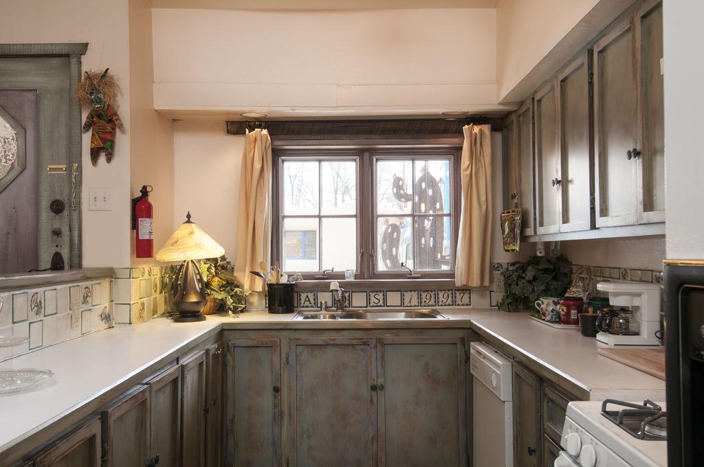Inger Jirby's Guest Houses - photo 16