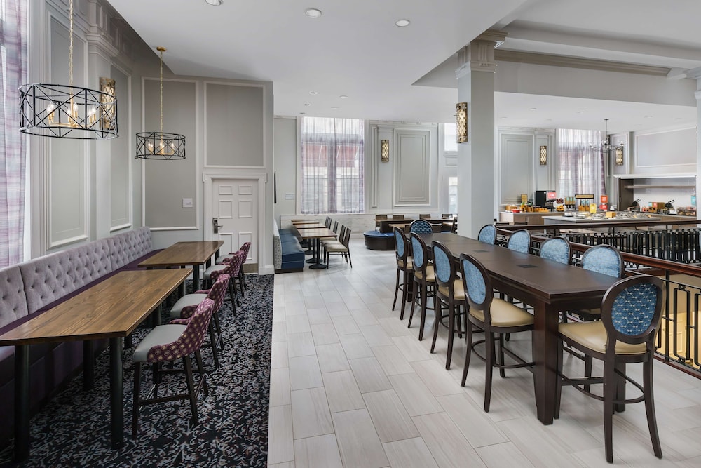 Hampton Inn & Suites Baltimore Inner Harbor - photo 34