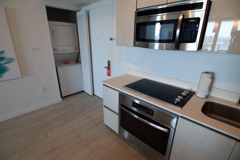 Stuning Ocean View 3 Bed 3 Bath Across The Beach @ Beachwalk - photo 9
