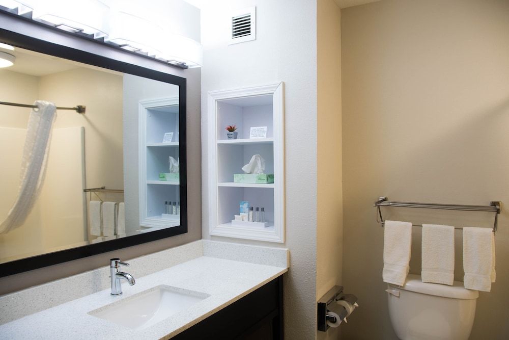 Crossroads Inn And Suites - photo 3