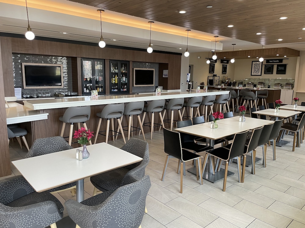 Holiday Inn Atlanta Gas South Arena Area by IHG - photo 22