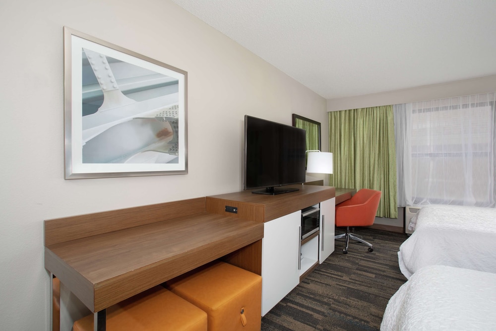 Hampton Inn & Suites Kansas City Merriam - photo 16