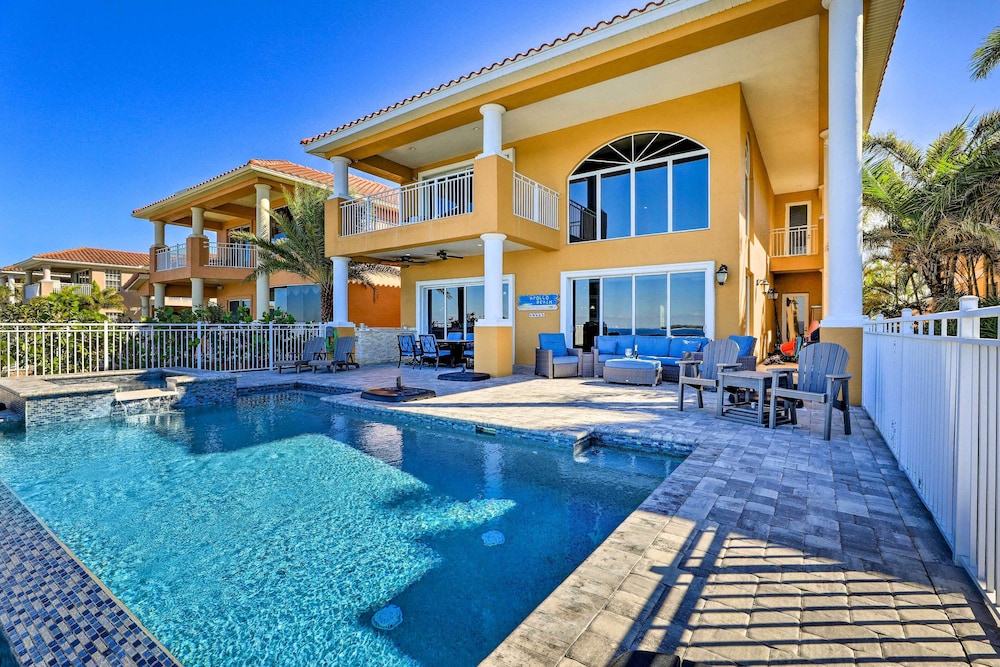 Apollo Beach House W Private Pool Hot Tub 17950018 — Apollo Beach