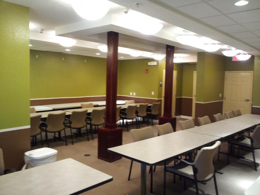 Holiday Inn Express & Suites West Palm Beach Metrocentre by IHG - photo 83