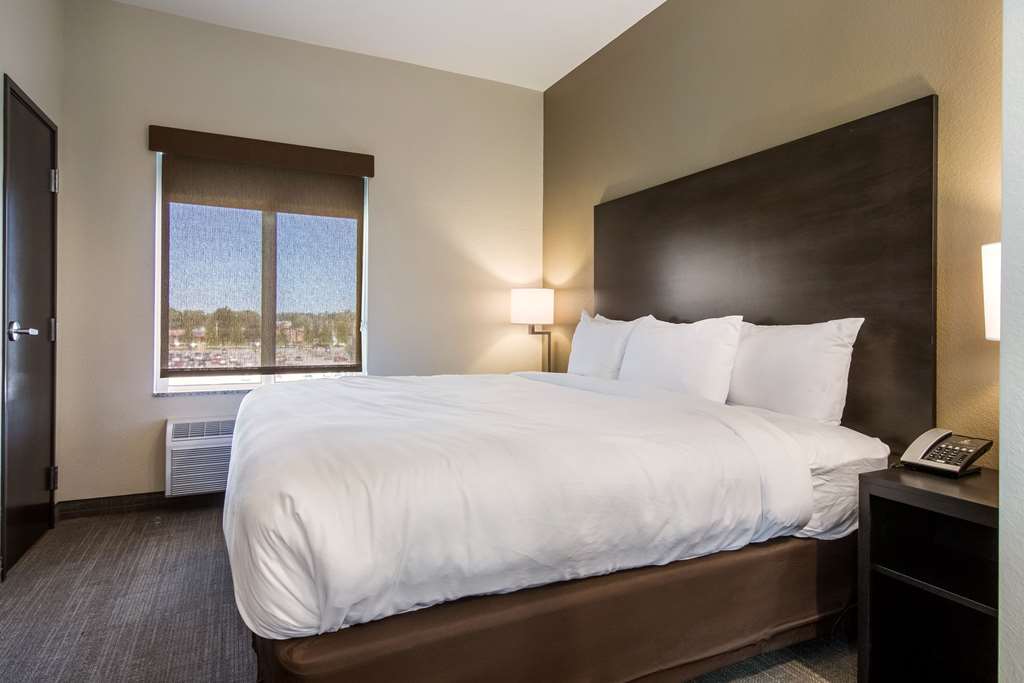 Comfort Suites Brunswick Town Center - photo 16