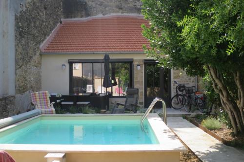 La Grotte - carbon neutral hotel in Serignan-Du-Comtat