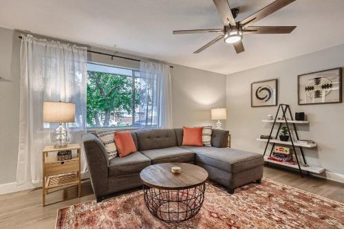 6636 Depew St — hotel in Arvada