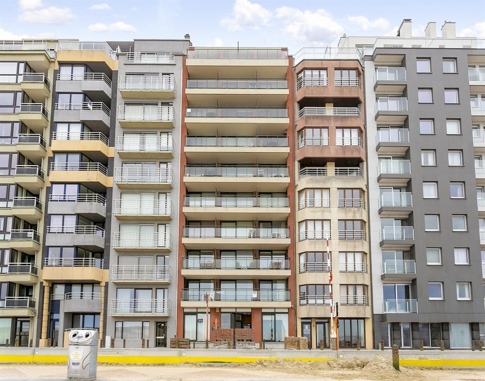 Apartment With 2 Rooms in Belgium — 4-Star Luxury Hotel in Blankenberge, Belgium