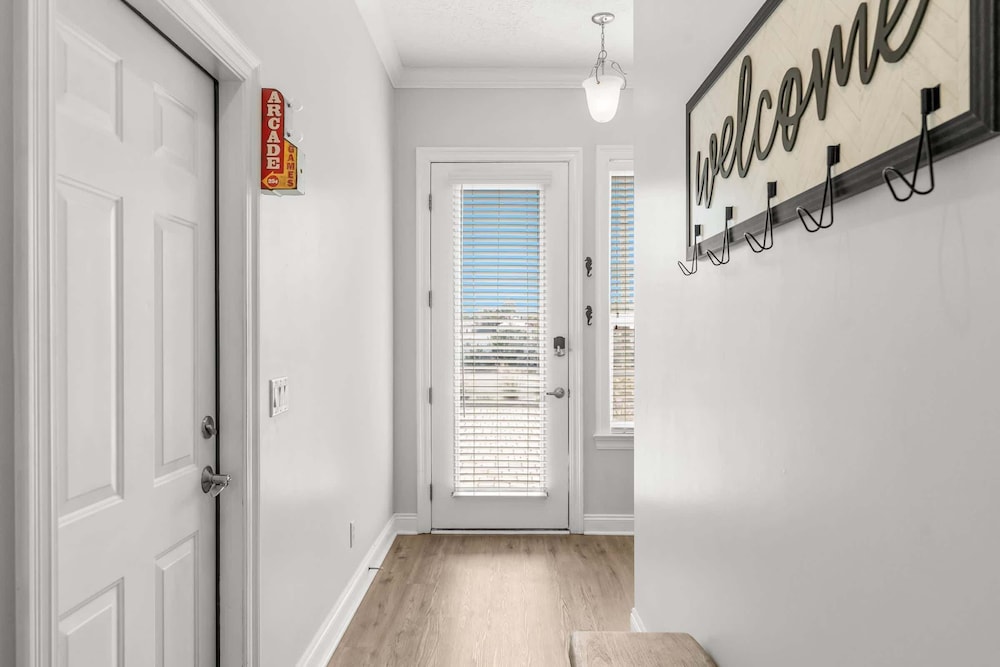 Palm Breeze Retreat Sleeps 10 - photo 30