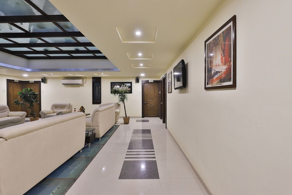 J R Avezika Comfort Hotel