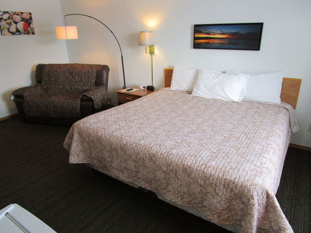 Dakota Country Inn & Suites - photo 9