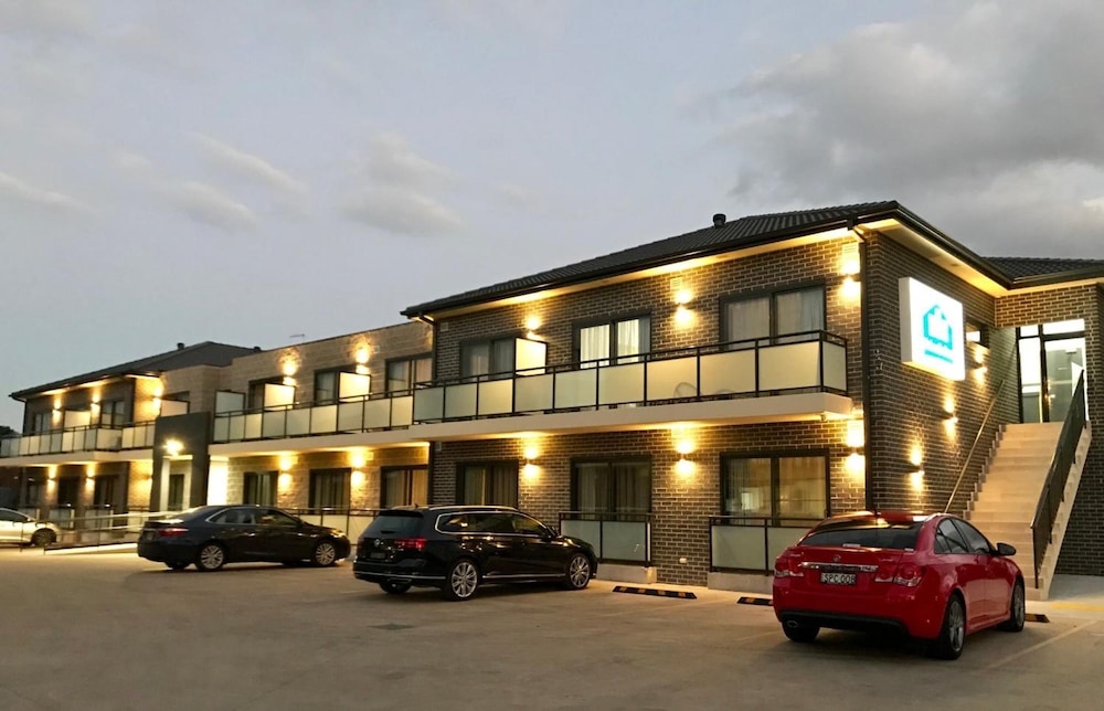 Valuesuites Penrith - carbon neutral hotel in Emu Plains