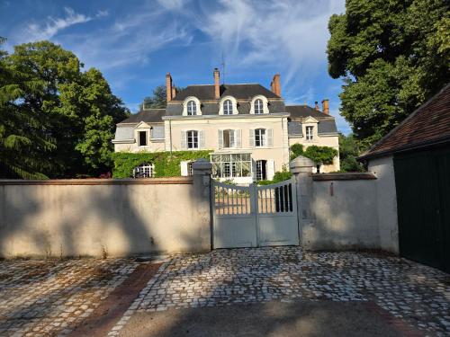 Logement Au Clos Des Fuselieres. in Cour-Cheverny, France