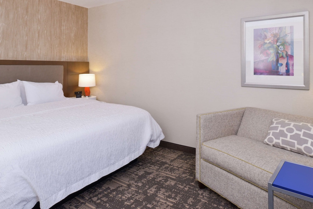 Hampton Inn & Suites Wilmington - photo 29